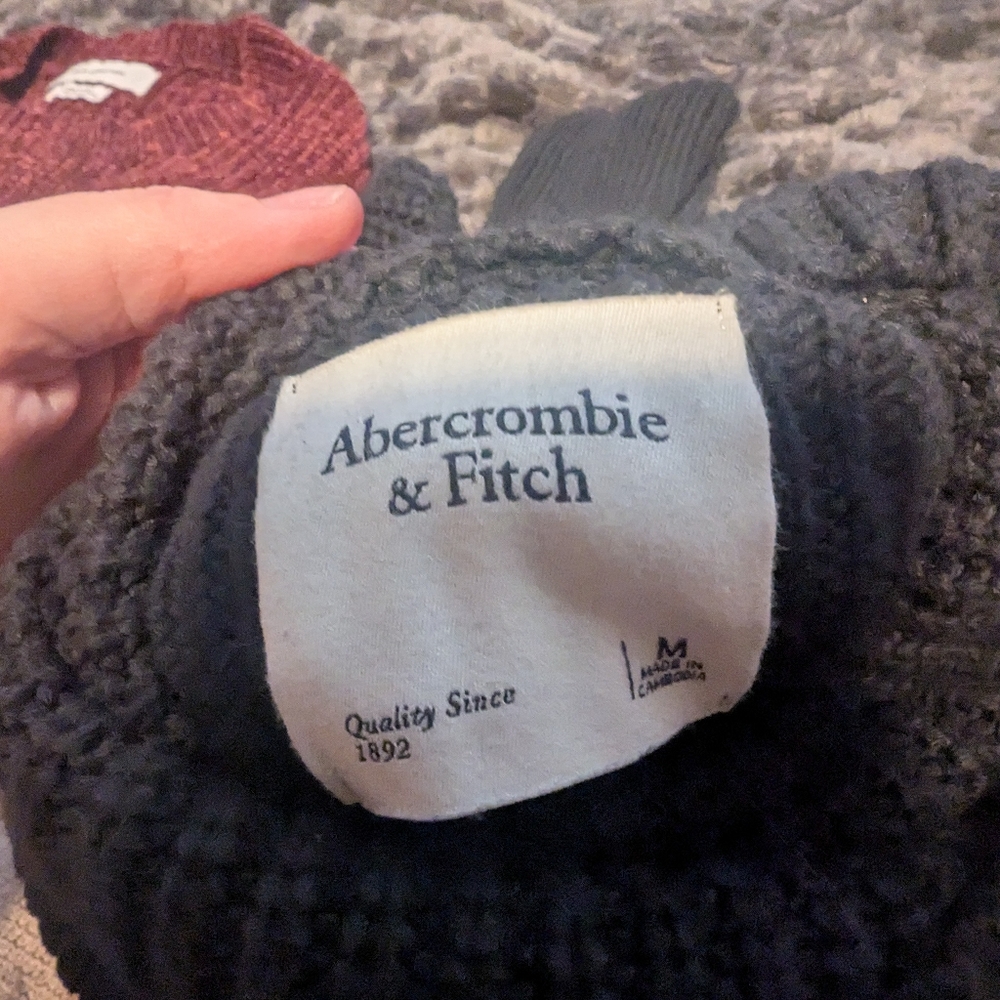 Assorted Sweater Collection - Picture 8 of 12